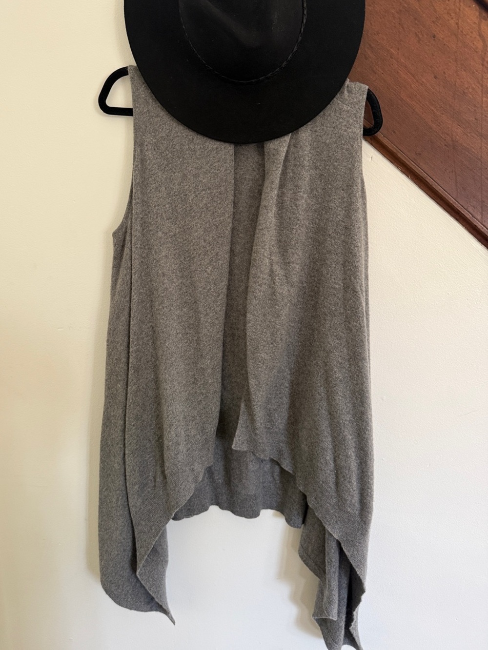 Barney’s NY Cashmere (2ply) Gray Sleeveless long cardigan